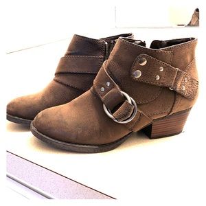 Sonoma memory foam booties size 6